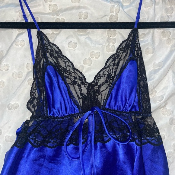 Victoria's Secret Blue Lace Chemise - Picture 2 of 3
